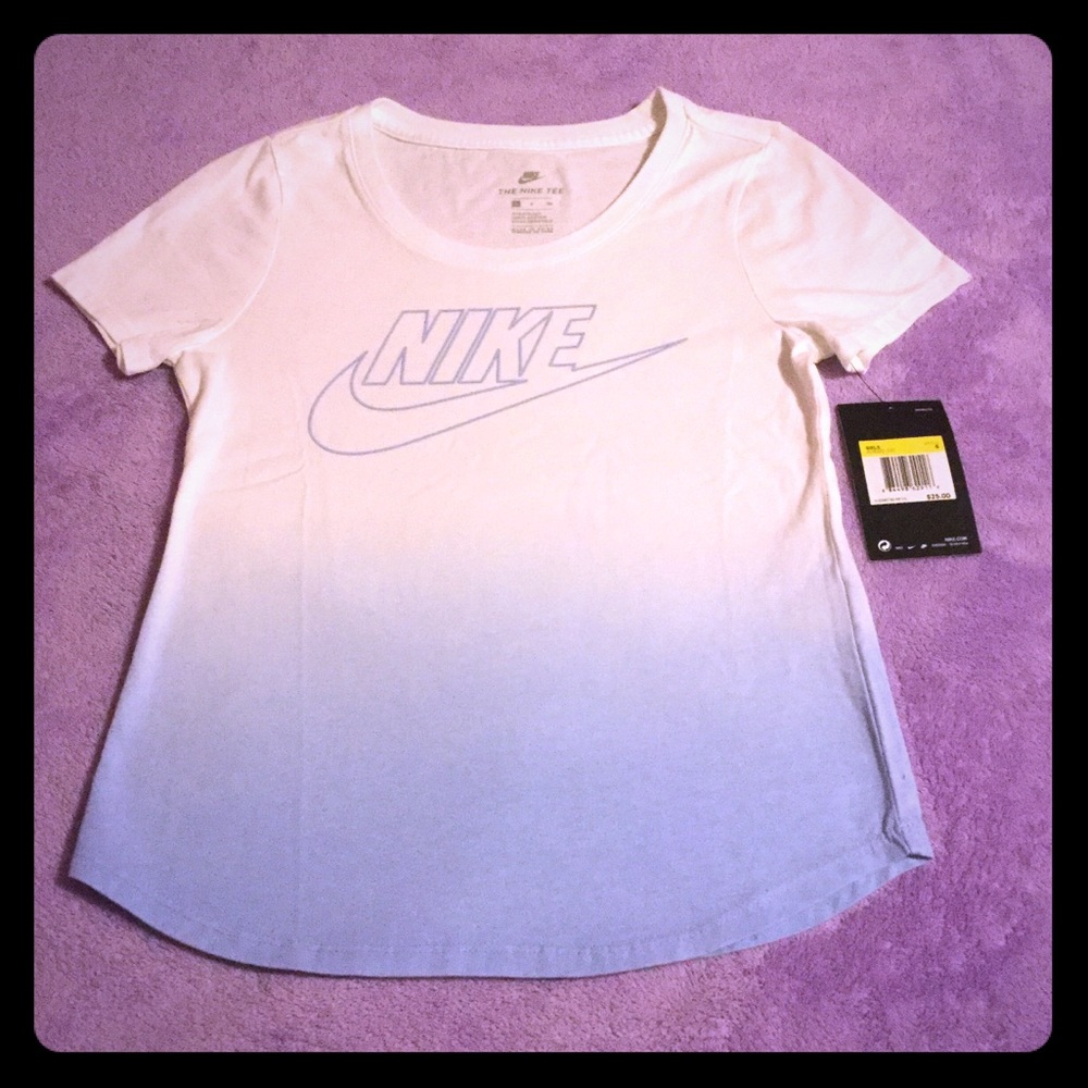 color fade Nike tee